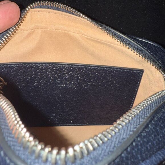 Brand new Gucci navy  and Cream Crossbody Bag with Gg logo crossbody - Picture 15 of 17